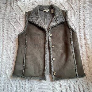 L.L. Bean Women's Size Medium Green Vegan Suede Shearling Fleece Vest